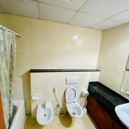 Couples Room Tv Fridge Close To Metro Dubai Esterno foto