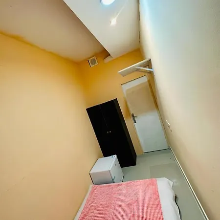 Couples Room Tv Fridge Close To Metro Dubai Esterno foto